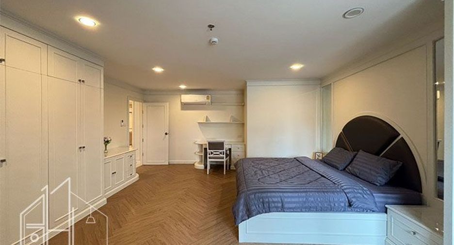 For rent 3 bedrooms condo in Khlong Toei, Bangkok