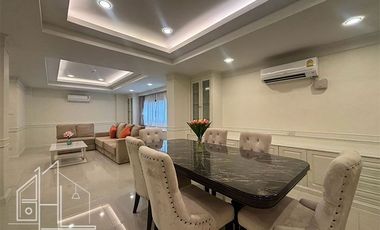For rent 3 bedrooms condo in Khlong Toei, Bangkok