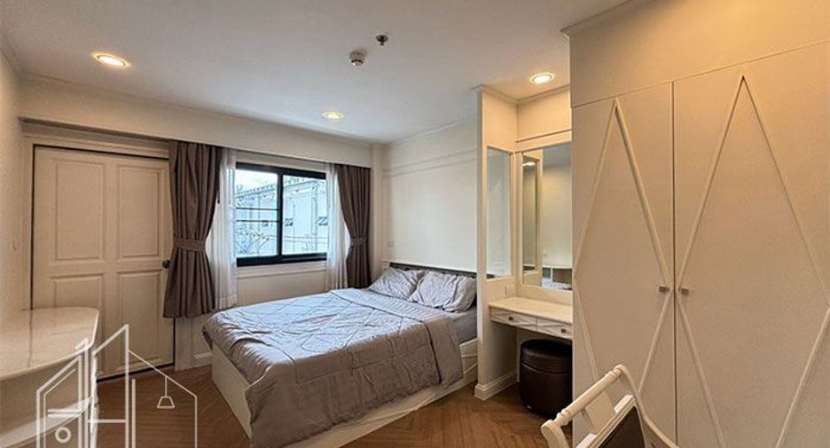 For rent 3 bedrooms condo in Khlong Toei, Bangkok