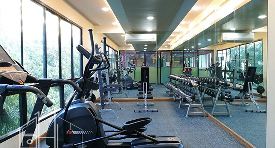 For rent 3 bedrooms condo in Khlong Toei, Bangkok