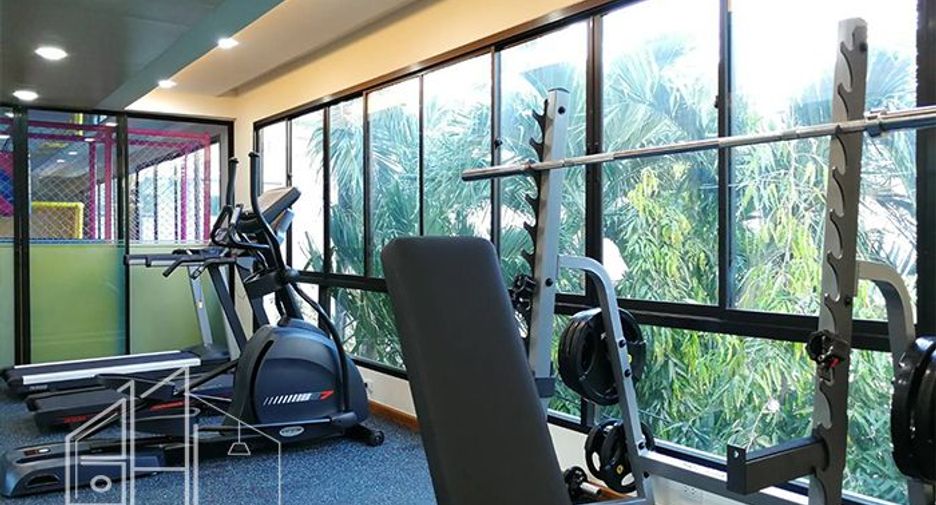For rent 3 bedrooms condo in Khlong Toei, Bangkok