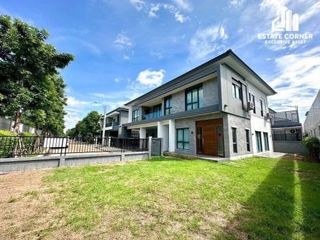 For sale 5 bedrooms house in Mueang Nonthaburi, Nonthaburi