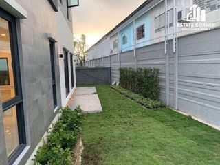 For sale 5 bedrooms house in Mueang Nonthaburi, Nonthaburi