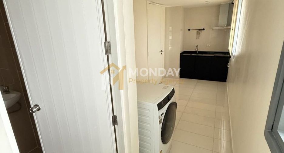 For sale 3 bedrooms condo in Yan Nawa, Bangkok