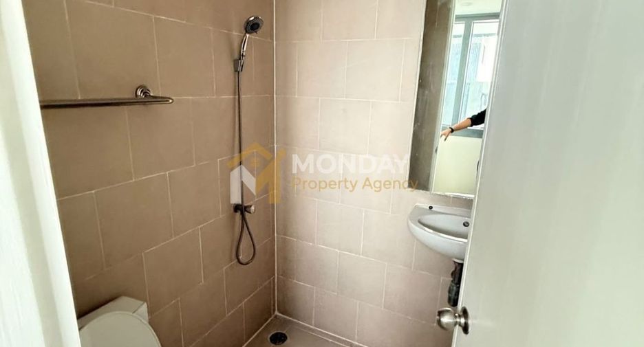 For sale 3 bedrooms condo in Yan Nawa, Bangkok