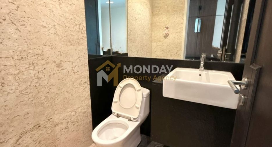 For sale 3 bedrooms condo in Yan Nawa, Bangkok