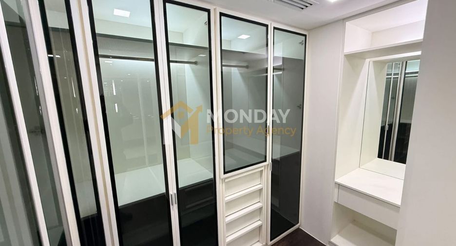 For sale 3 bedrooms condo in Yan Nawa, Bangkok