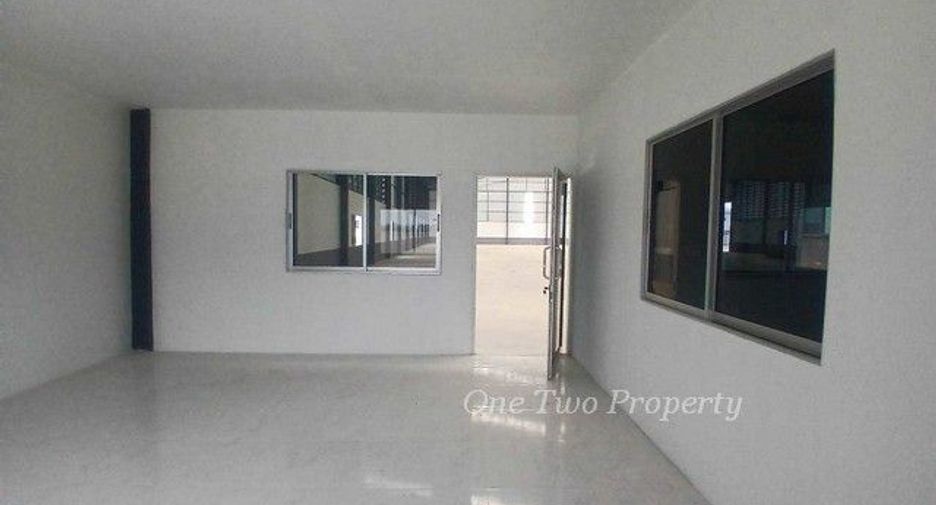 For sale warehouse in Ban Bueng, Chonburi