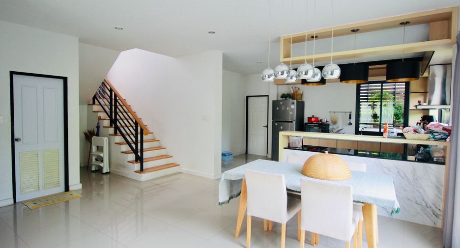 Haus zum Kauf mit 4 Zimmer in Mueang Rayong, Rayong