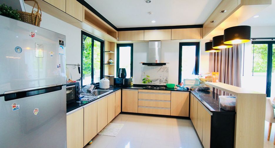 Haus zum Kauf mit 4 Zimmer in Mueang Rayong, Rayong