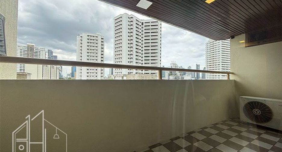 For rent 3 bedrooms condo in Watthana, Bangkok