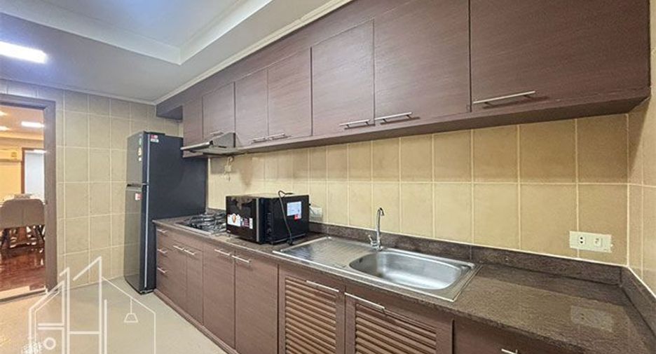 For rent 3 bedrooms condo in Watthana, Bangkok