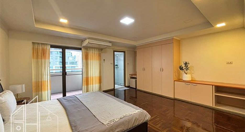 For rent 3 bedrooms condo in Watthana, Bangkok