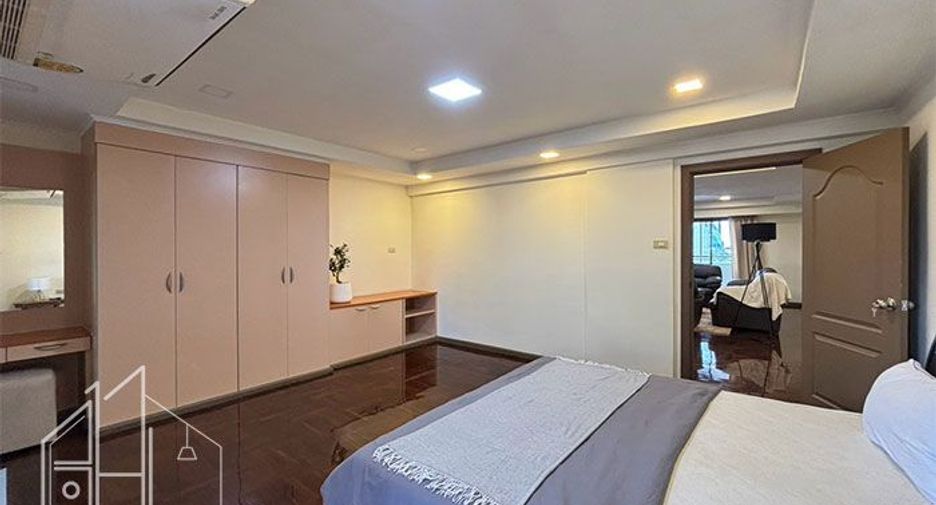 For rent 3 bedrooms condo in Watthana, Bangkok