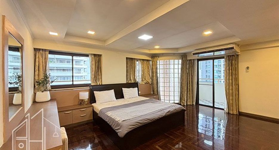 For rent 3 bedrooms condo in Watthana, Bangkok