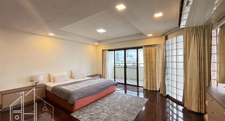For rent 3 bedrooms condo in Watthana, Bangkok