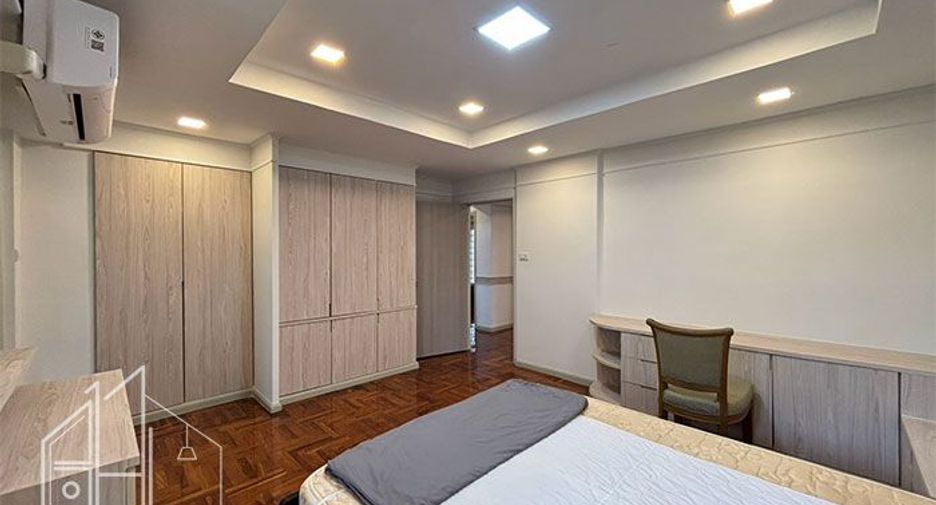 For rent 3 bedrooms apartment in Watthana, Bangkok