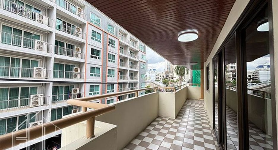 For rent 3 bedrooms apartment in Watthana, Bangkok