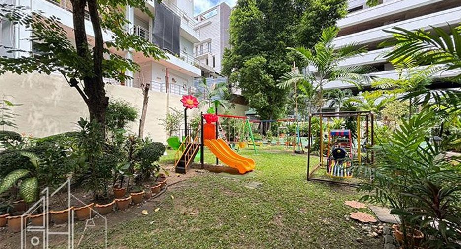 For rent 3 bedrooms apartment in Watthana, Bangkok