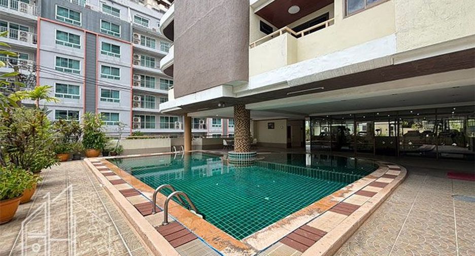 For rent 3 bedrooms apartment in Watthana, Bangkok