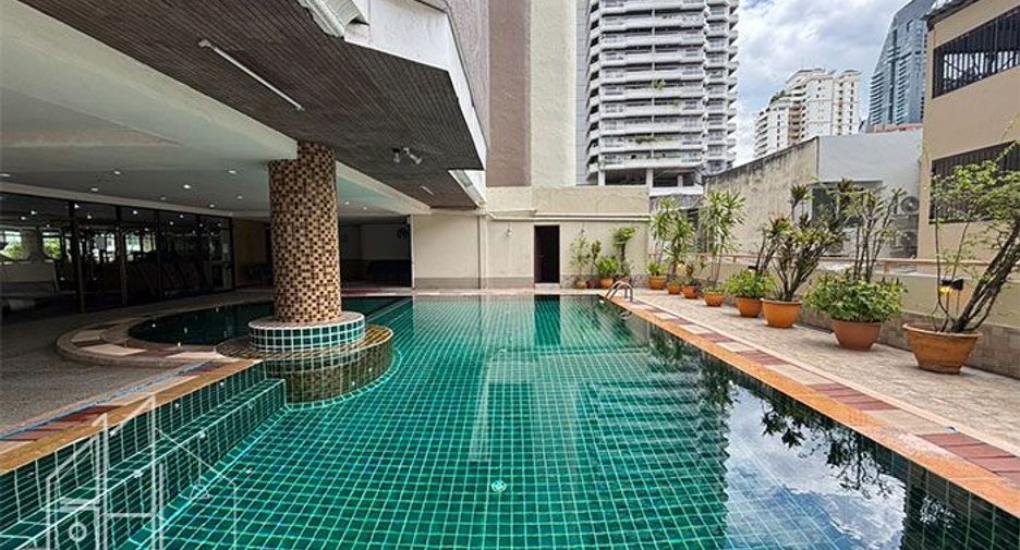 For rent 3 bedrooms apartment in Watthana, Bangkok