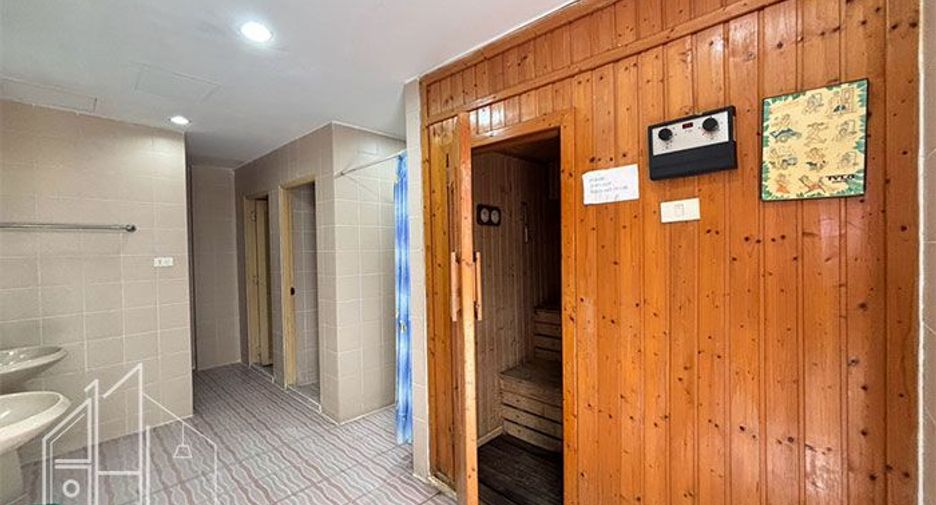 For rent 3 bedrooms apartment in Watthana, Bangkok