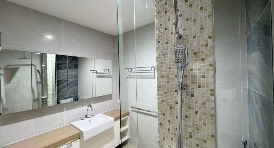 For rent 2 bedrooms condo in Bang Lamung, Chonburi