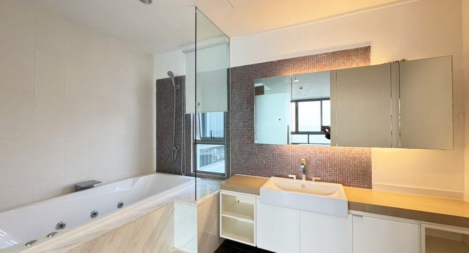 For rent 2 bedrooms condo in Bang Lamung, Chonburi