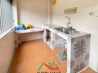 Gewerbefläche zur Miete und zum Kauf mit 4 Zimmer in Bang Sue, Bangkok