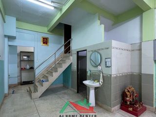 Gewerbefläche zur Miete und zum Kauf mit 4 Zimmer in Bang Sue, Bangkok