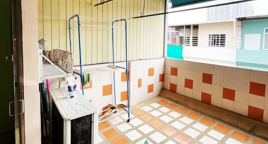 For rent and for sale 4 bedrooms retail Space in Bang Sue, Bangkok