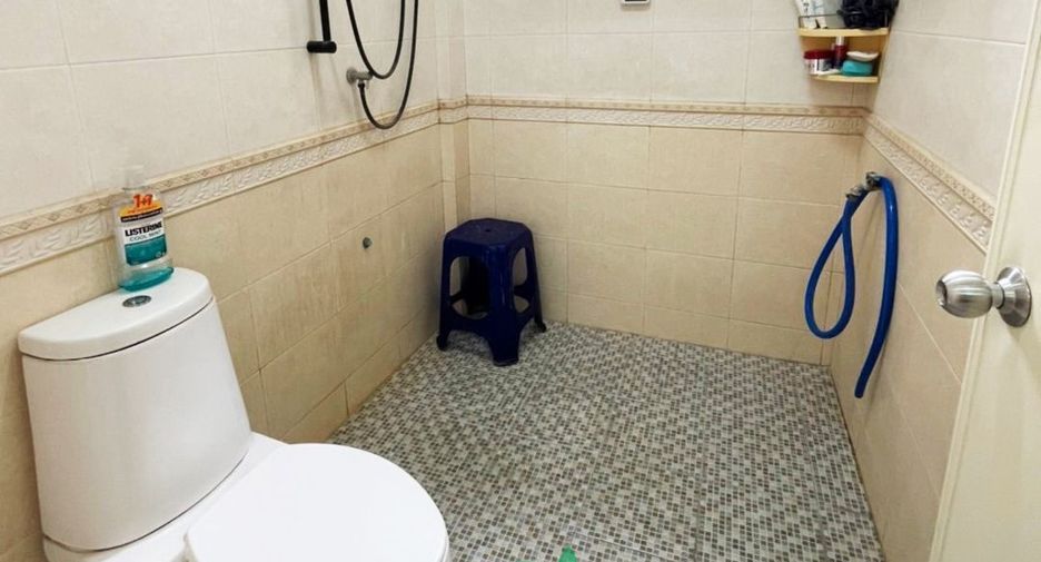 For rent and for sale 4 bedrooms retail Space in Bang Sue, Bangkok