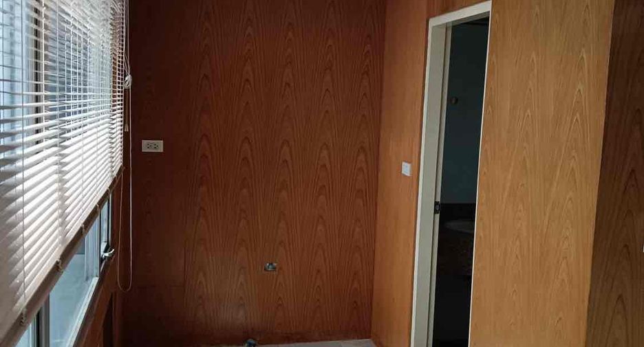 Oficina en venta y en alquiler de 1 habitaciones en Huai Khwang, Bangkok