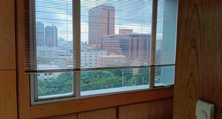 Oficina en venta y en alquiler de 1 habitaciones en Huai Khwang, Bangkok