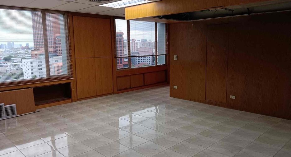 Oficina en venta y en alquiler de 1 habitaciones en Huai Khwang, Bangkok