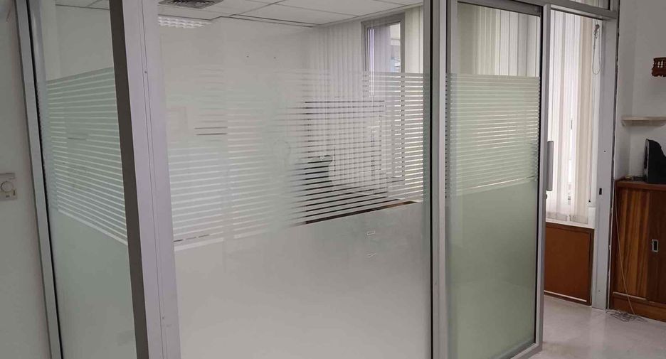 Oficina en venta y en alquiler de 1 habitaciones en Huai Khwang, Bangkok