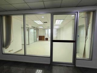 Oficina en venta y en alquiler de 1 habitaciones en Huai Khwang, Bangkok