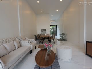 Casa adosada en venta de 3 habitaciones en Mueang Samut Prakan, Samut Prakan