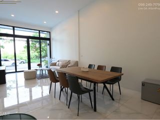 Casa adosada en venta de 3 habitaciones en Mueang Samut Prakan, Samut Prakan