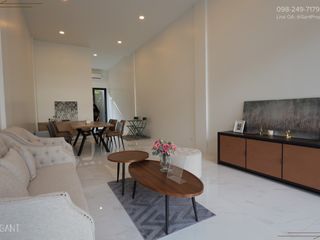 Casa adosada en venta de 3 habitaciones en Mueang Samut Prakan, Samut Prakan