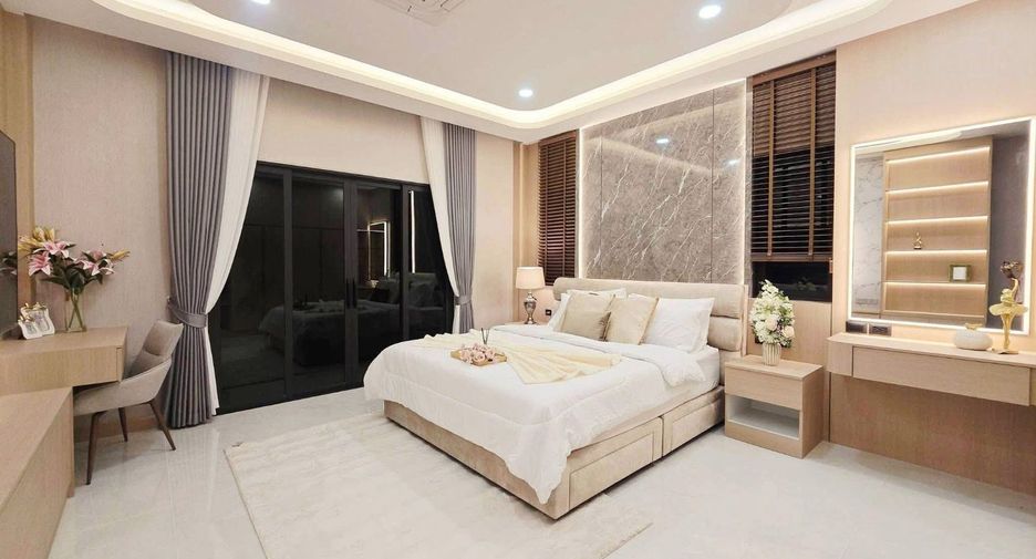For sale 4 bedrooms villa in Bang Lamung, Chonburi