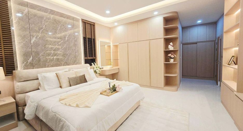 For sale 4 bedrooms villa in Bang Lamung, Chonburi