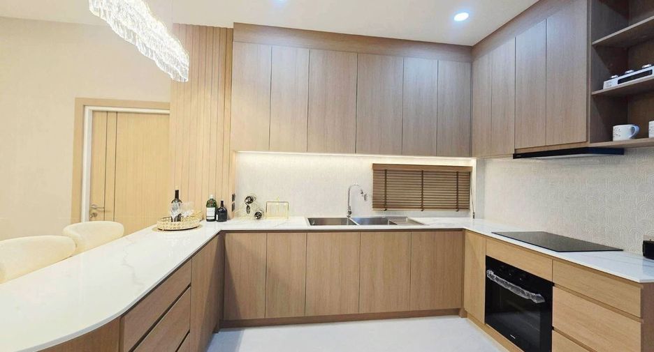 For sale 4 bedrooms villa in Bang Lamung, Chonburi