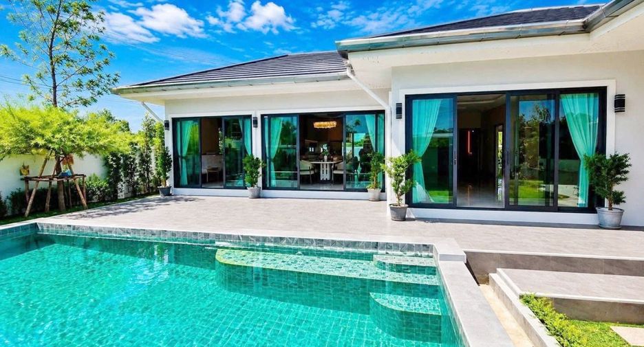 For sale 4 bedrooms villa in Bang Lamung, Chonburi