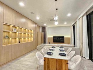 Casa en venta y en alquiler de 4 habitaciones en Saphan Sung, Bangkok