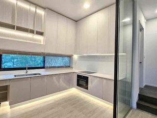 Casa en venta y en alquiler de 4 habitaciones en Saphan Sung, Bangkok
