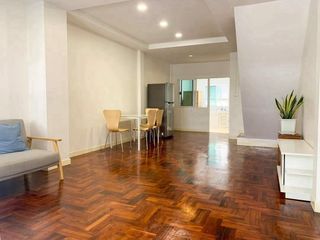For rent 2 ベッドルーム house in Phra Khanong, Bangkok