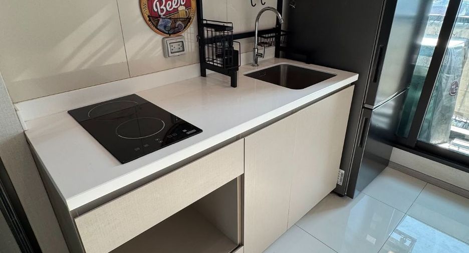 Condo en alquiler de 1 habitaciones en Phra Khanong, Bangkok