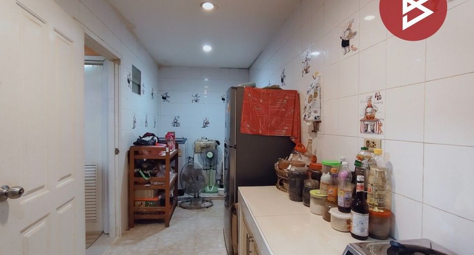 For sale 4 bedrooms townhouse in Phra Samut Chedi, Samut Prakan