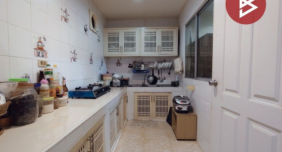For sale 4 bedrooms townhouse in Phra Samut Chedi, Samut Prakan